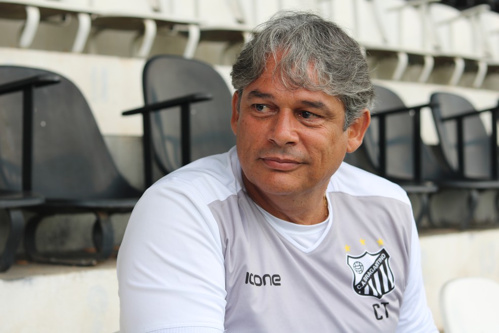 Ex-técnico do América de Natal morre de covid-19