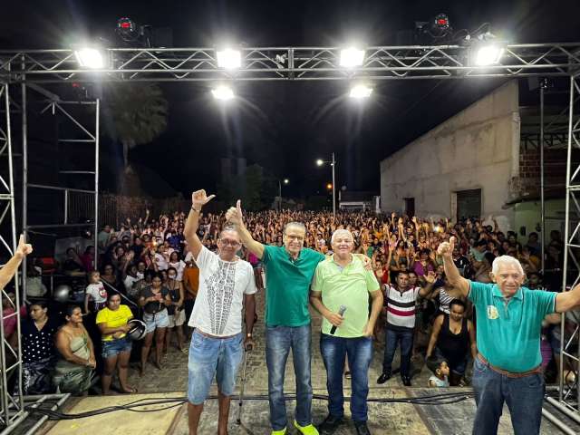 Henrique reúne grande público em Upanema e Assú