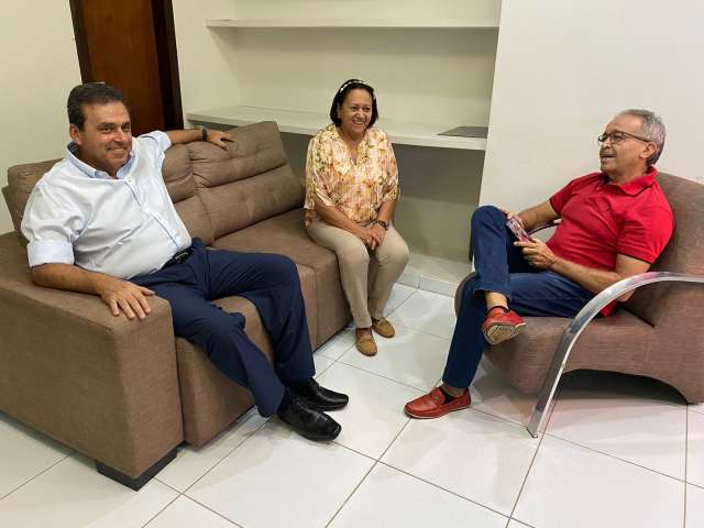 Até que enfim! Fátima e camarada Carlos oficialmente juntos